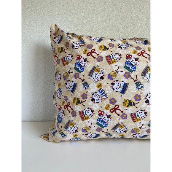 Champagne Maneki-Neko Pattern Pillowcase | Handmade | 100% Cotton - Picture 2 of 4